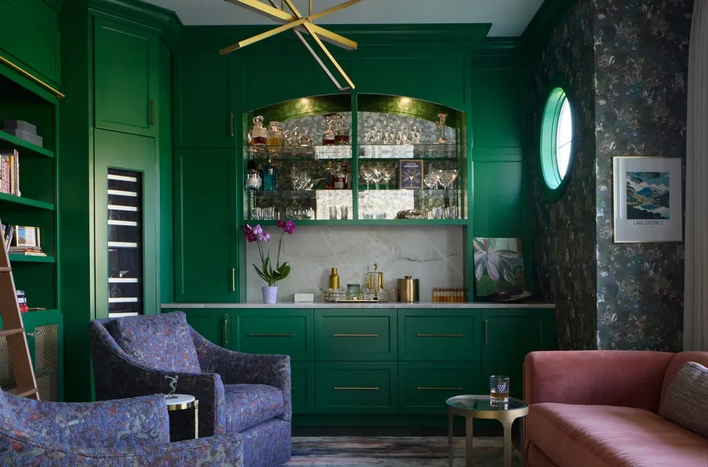  الاهتمام تحول إلى تصميم غني بالشخصية والهوية (utumn-Dawn-Interiors )