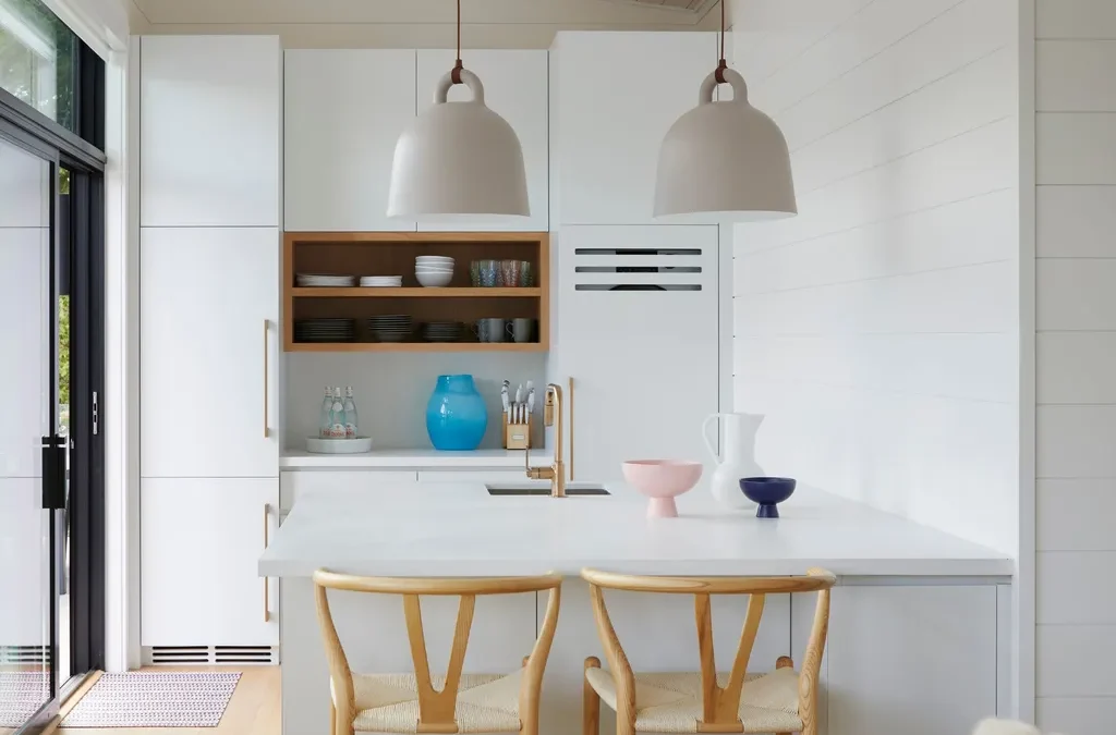 أبيض نقي لمحبي المظهر الكلاسيكي ( Jennifer Worts Design/Valerie Wilcox )