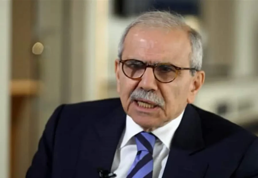 ما دلالات إعلان رئيس وزراء لبنان حظر أنشطة حزب الله؟