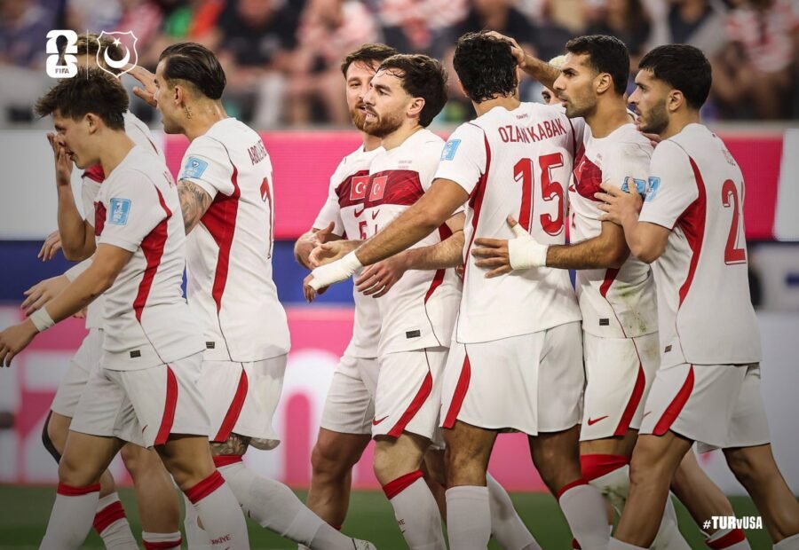 تركيا تُهزم أميركا 3-2 وأستراليا تضمن التأهل إلى دور الـ32