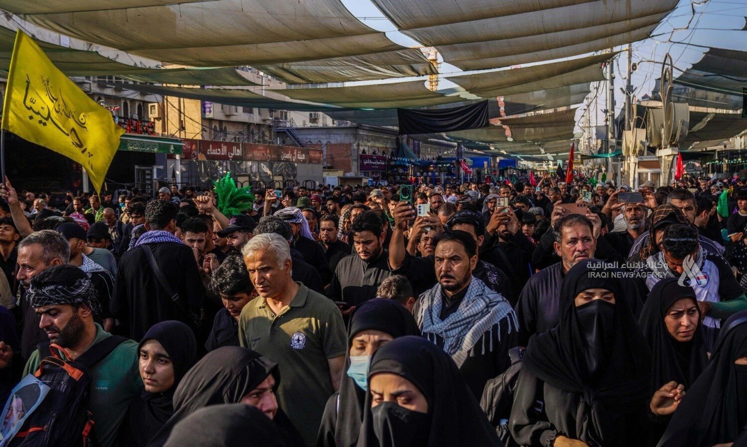 زيارة الأربعين.. لماذا يتوافد ملايين الشيعة إلى كربلاء كل عام؟