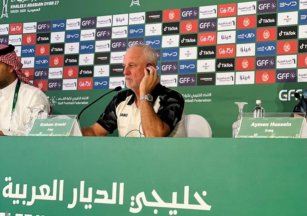 العراق أمام عُمان.. أرنولد يرفع سقف التحدي بحثًا عن اللقب الخليجي