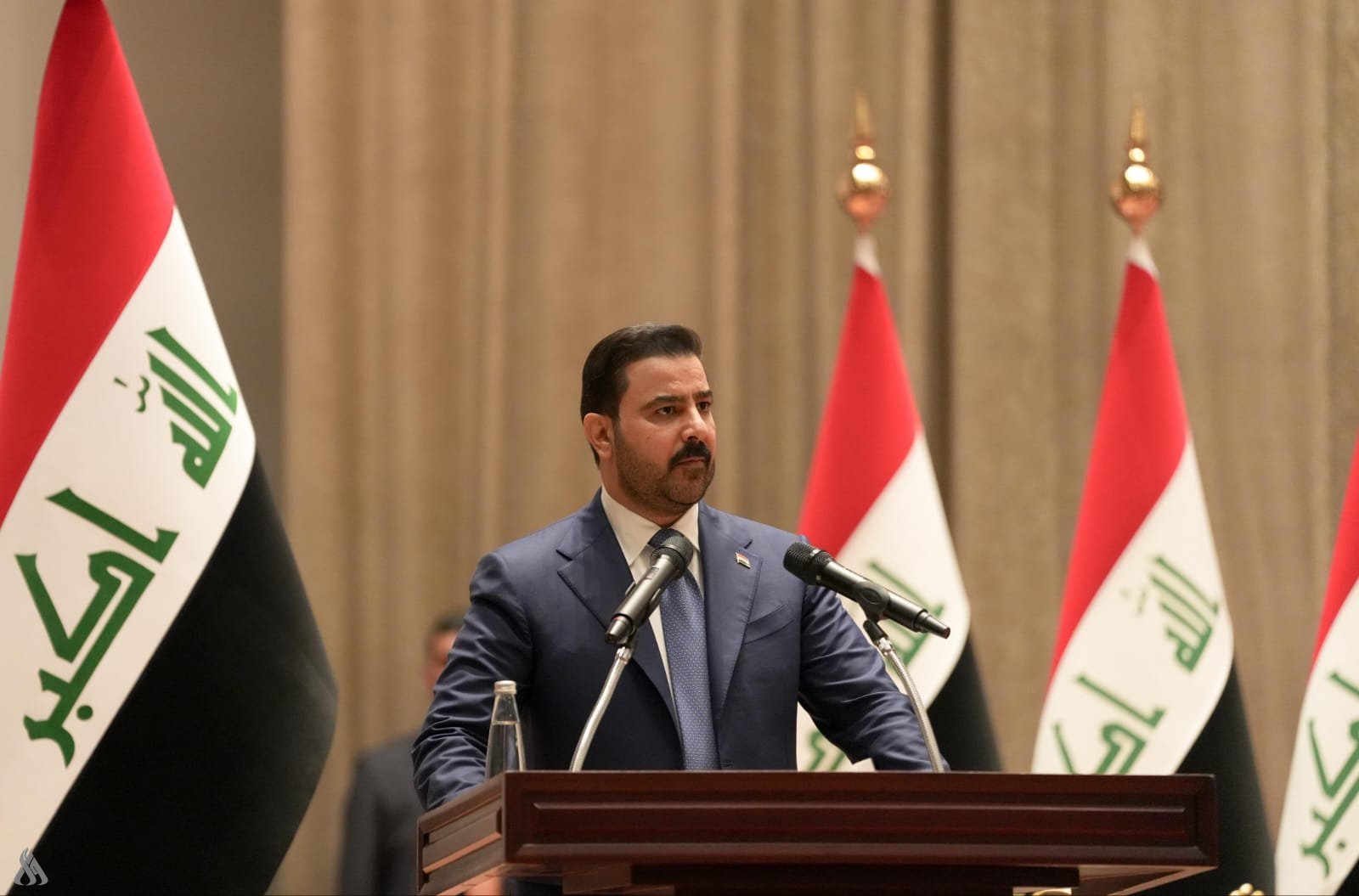 الزيدي أمام البرلمان تحمّله مسؤولية رفع سعر صرف الدولار